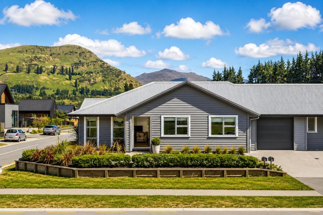 Lower Shotover House | Spacious Family Mountain View Retreat, 4 Bedroom
