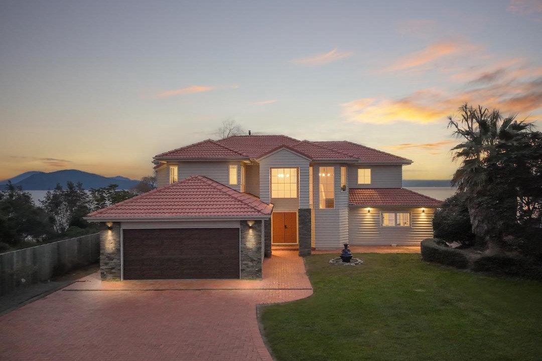Tikitere House | Lake Edge Rotorua
