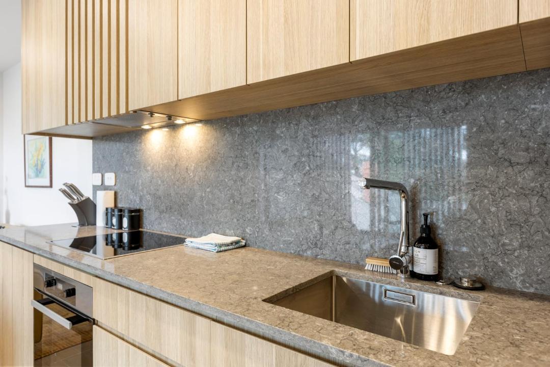 Mangere Bridge Apartment | Modern Apartment Near The Airport