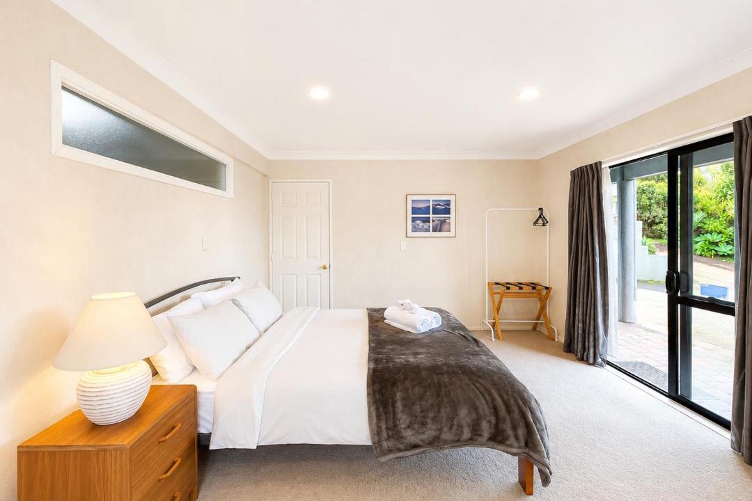 West Harbour House | Sunny Studio in West Harbour & 3 Mins to Waterfront & Secure Parking