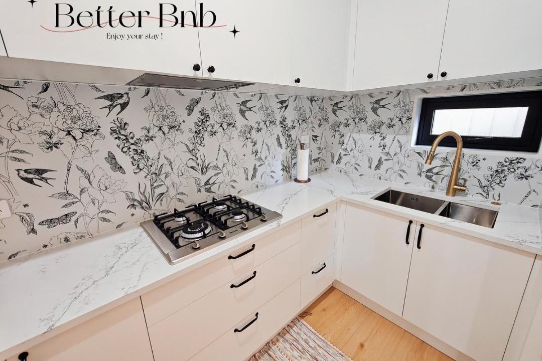 Bucklands Beach House | Sunny Bucklands Beach Retreat · Spacious 5BR 4.5BA