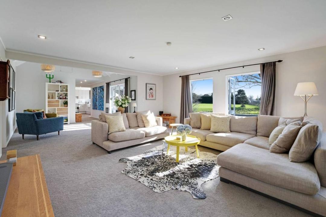 Karaka House | Bergenhus Oasis - Trampoline, Playhouse - BBQ