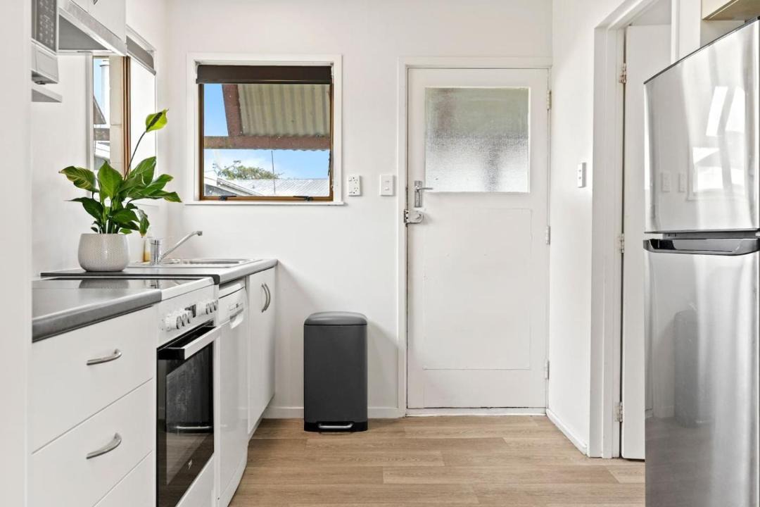 Taupo House | Cozy Retreat 2 - modern townhouse living