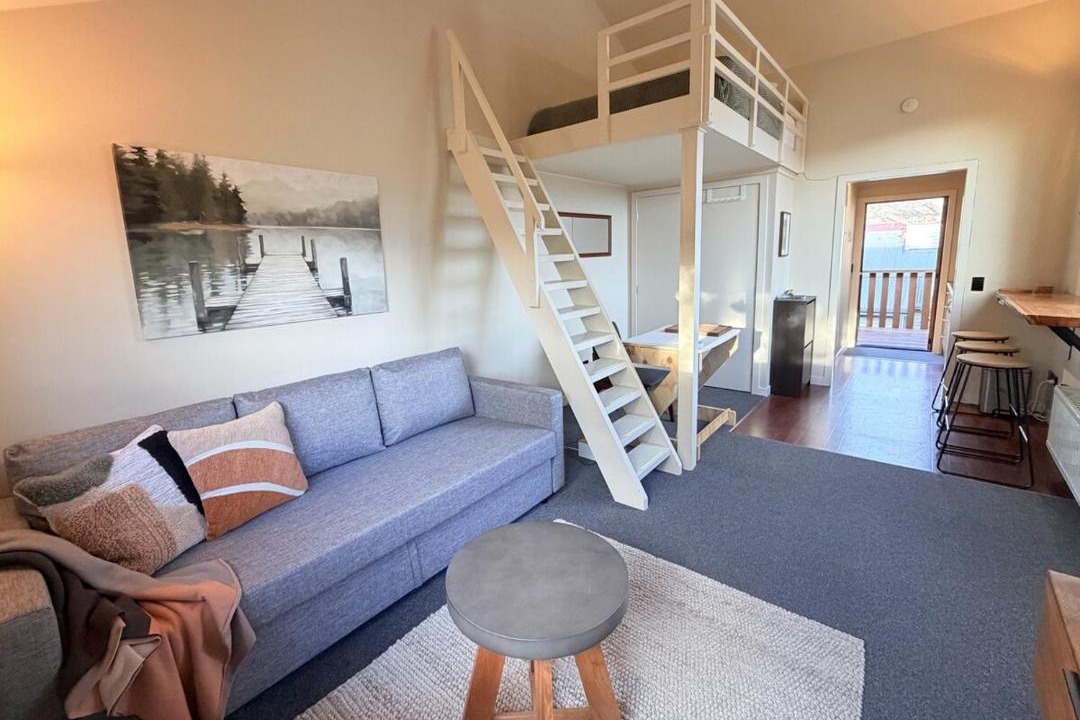 Lake Hayes Apartment | Self Contained Loft Studio at Lake Hayes Queenstown