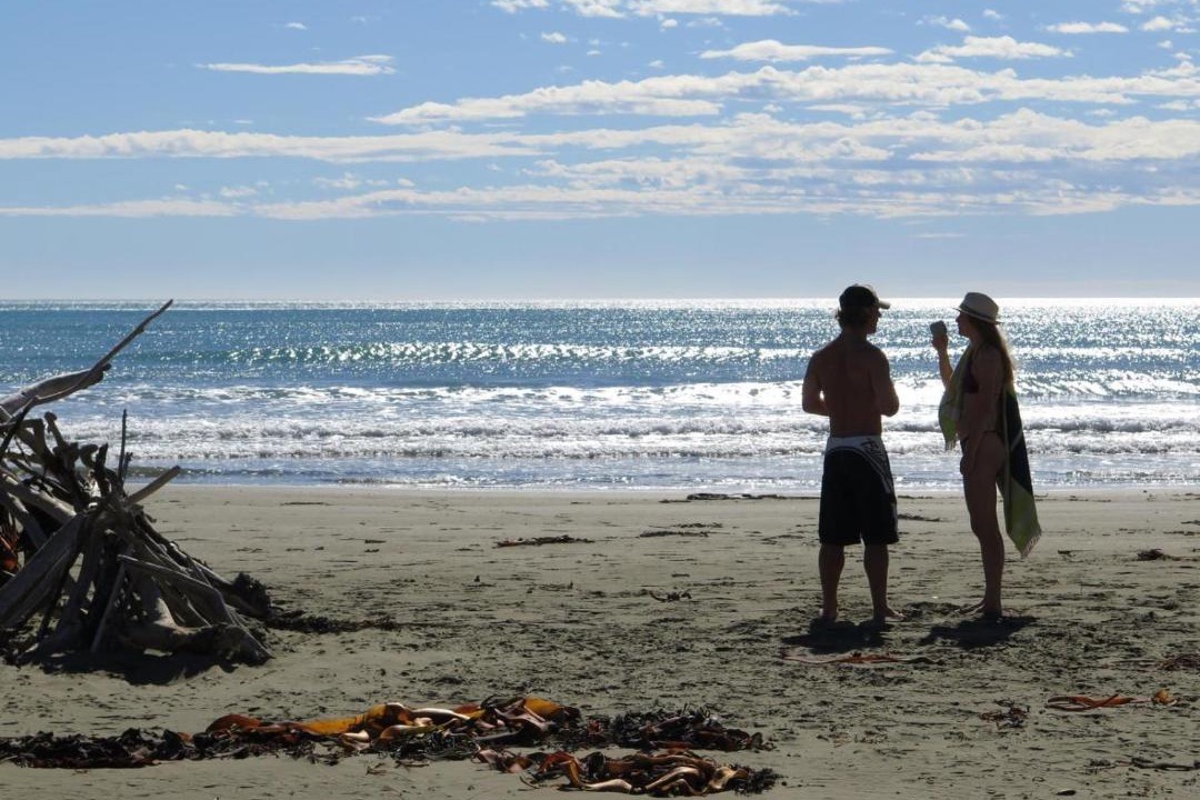 Okains Bay House | Romantic Raupo Beach Luxury Escape