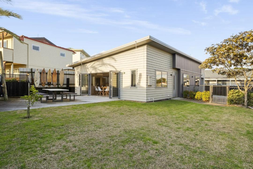 Papamoa Beach House | Sandy Feet Retreat - Papamoa