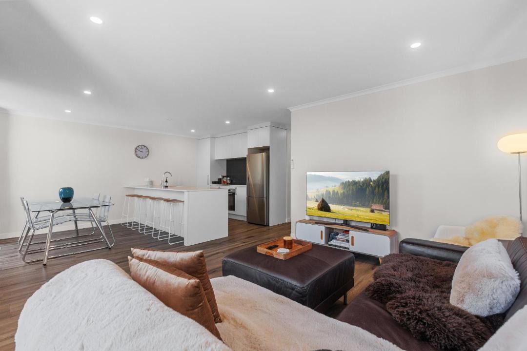 Papamoa Beach House | Coastal Chic - Papamoa Holiday Home