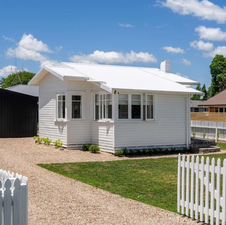 Cambridge House | Little Vogel - By Superior Stays