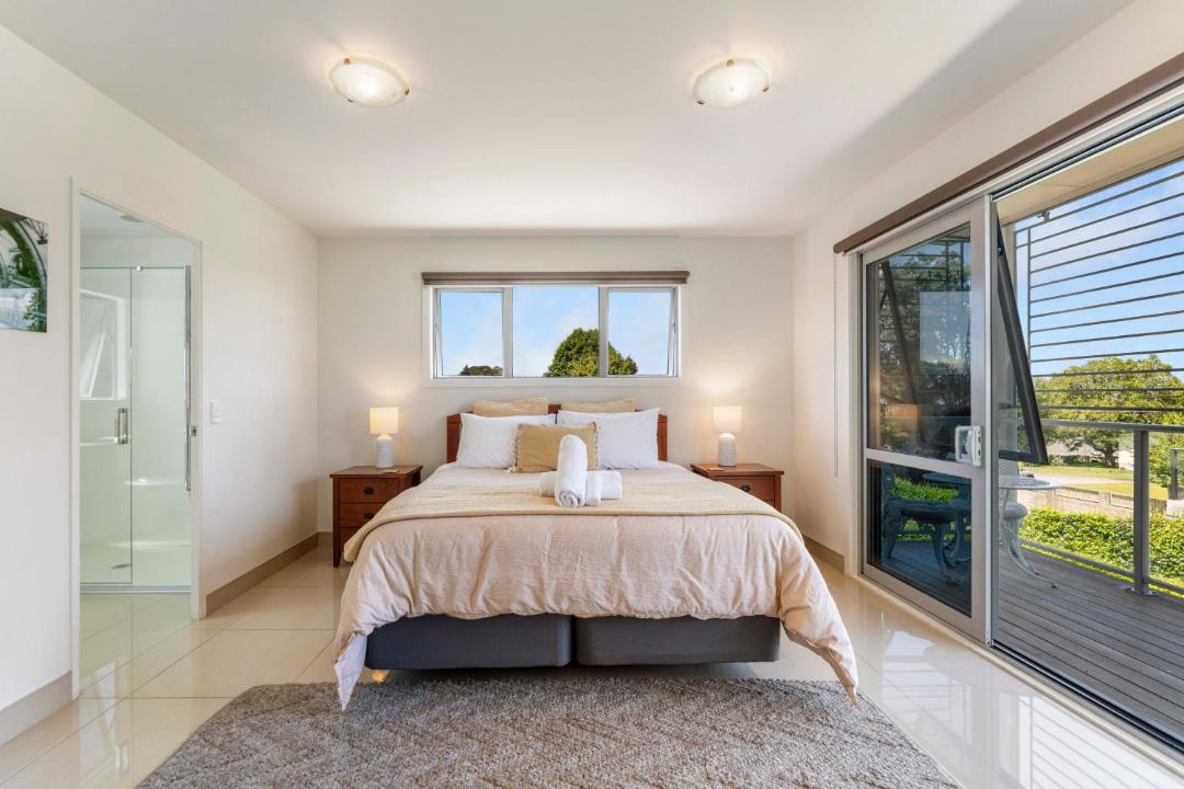 Taupo House | Luxury Retreat, amazing swim spa, wifi,central location