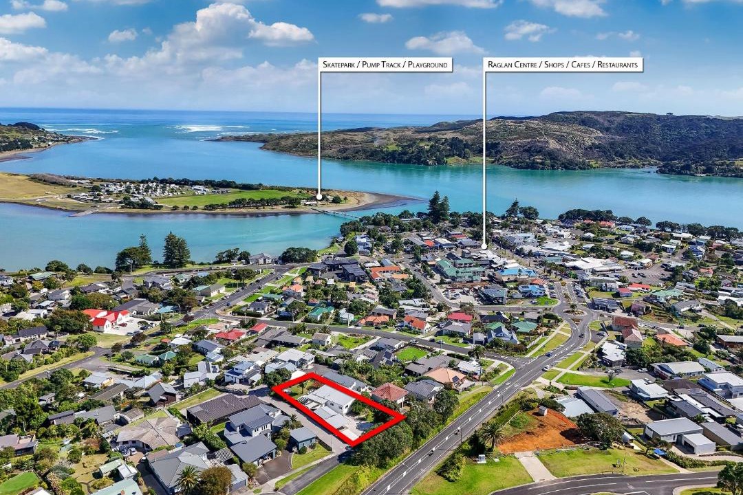 Raglan House | The Ultimate on Bow - Raglan Holiday Home
