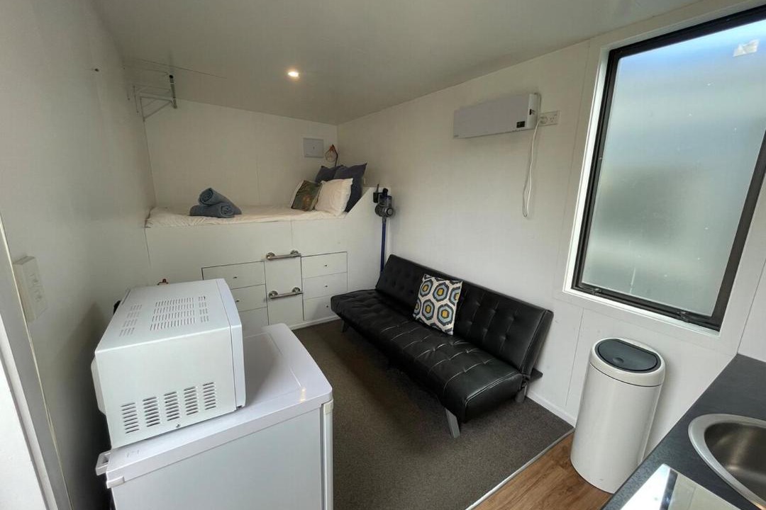 Lake Hawea Apartment | The Bothy by the lake