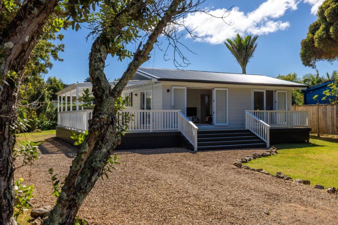 Blackpool House | Blackpool Living - Beaches, Village & Easy Living