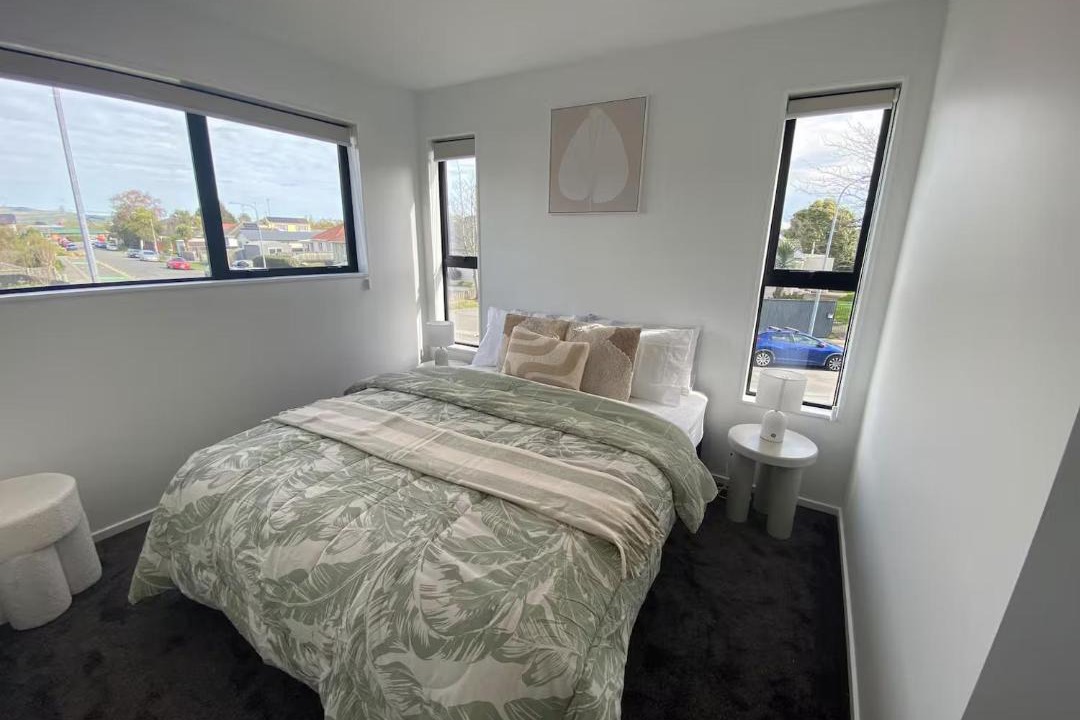 Riccarton Apartment | Christchurch Riccarton Brandnew Townhouse - Near Westfield Mall - Free Parking & Kitchen