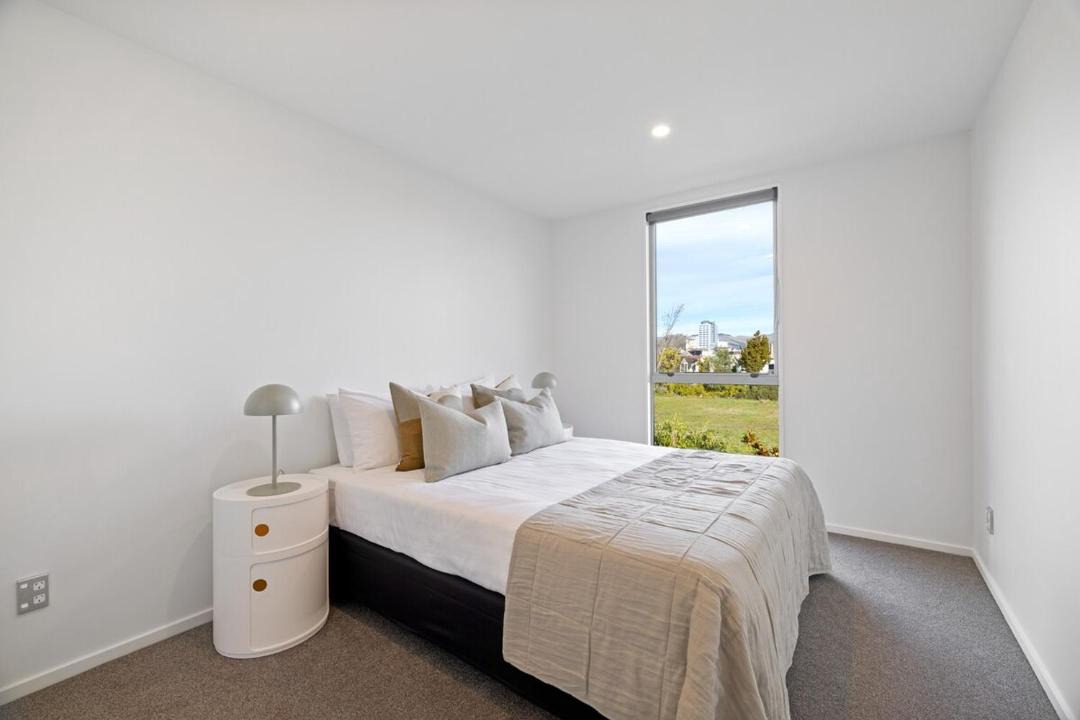 Christchurch City Centre Apartment | Chic City Apartment, Sleeps 7, Pool, Gym & 2 Parks