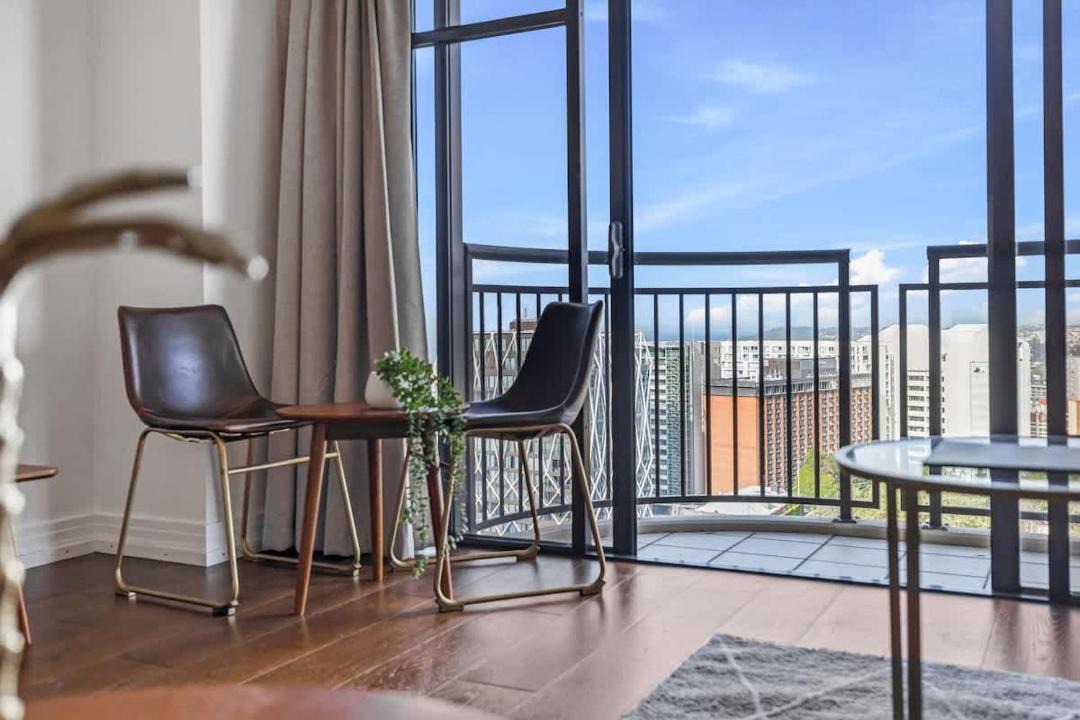 Auckland Central Business District Apartment | Modern 1BR Escape Central Auckland by Zodiak Stays