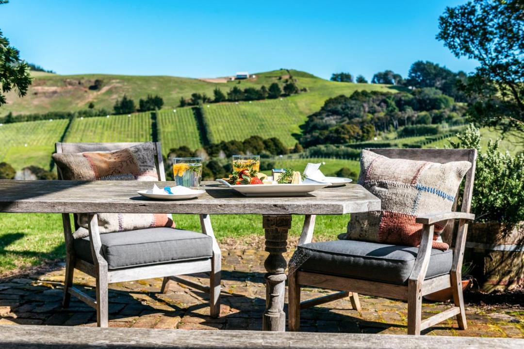 Onetangi House | The Vineyard Cottage at Cypress Ridge