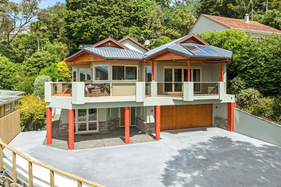 Whangarei House | Stylish Group Getaway with views! Hot tub, Games Room