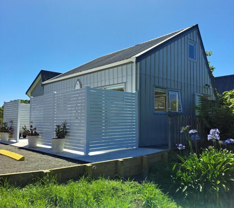 Hahei Ski Chalet | Cathedral Cove Cottage