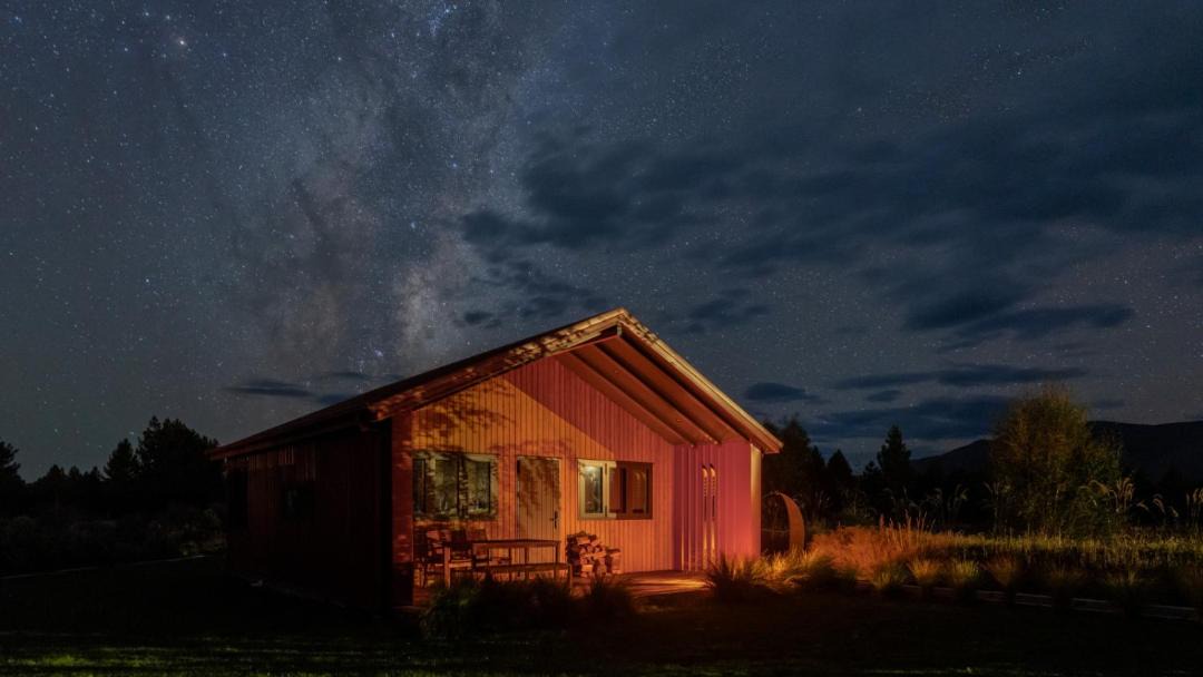 Twizel House | Red Hut - touch of luxury - Twizel