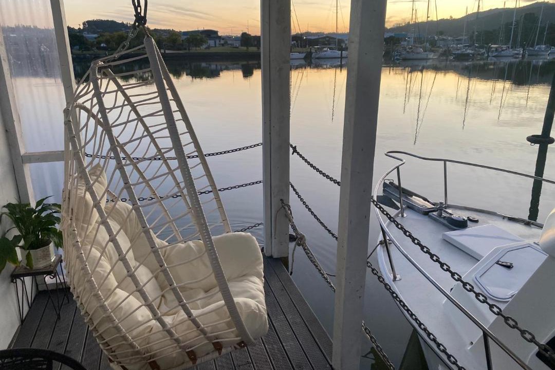 Whangarei Apartment | On the water boat House