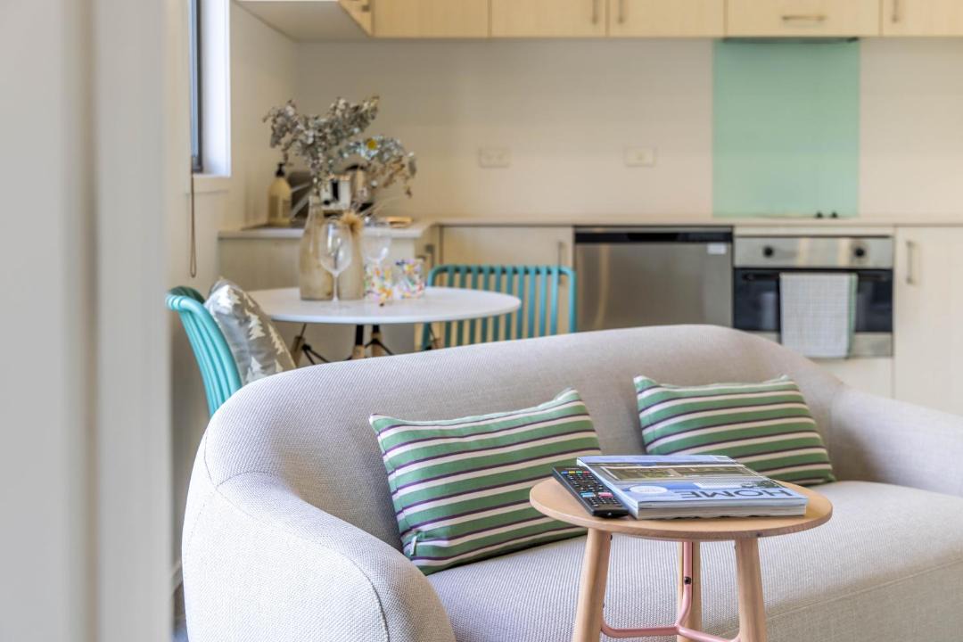Auckland Central Business District Apartment | Modern Viaduct Apartment w pool gym Skytower views