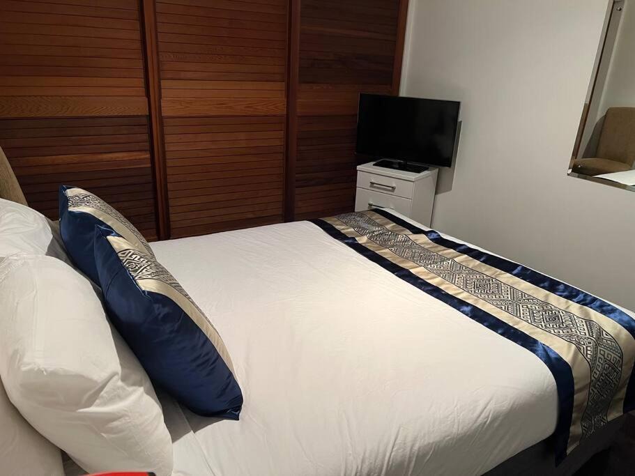 Auckland Central Business District Apartment | Seaview Waterfront Hotel Apt