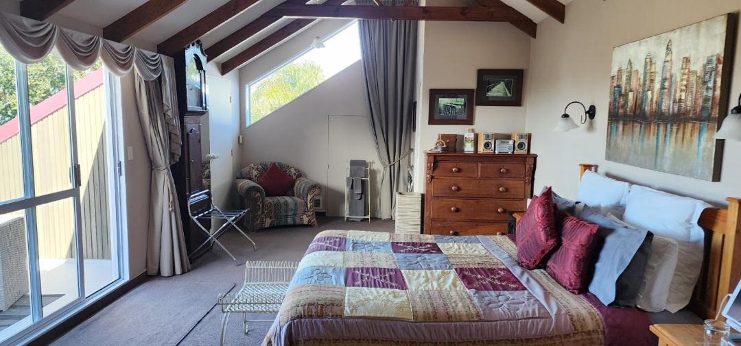 Bluff Hill Bed & Breakfast | MnM's BnB