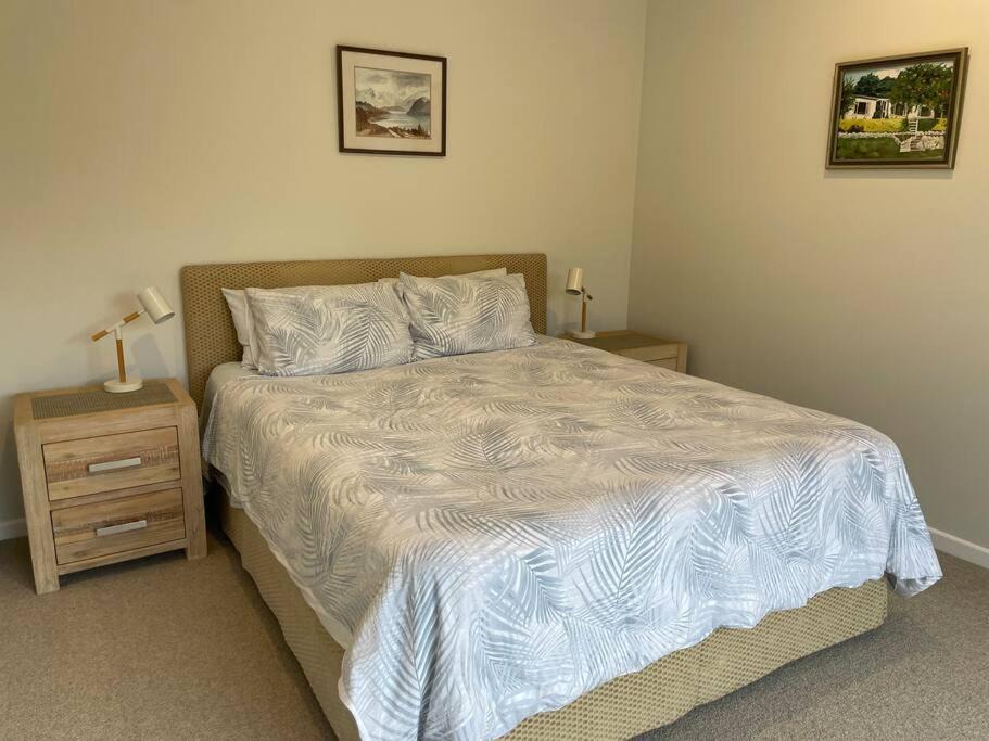 Albert Town House | Warm, sun filled apartment