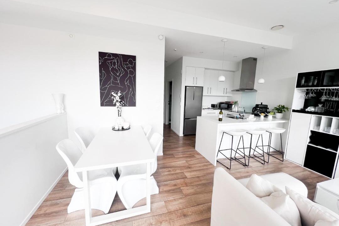 Albany Apartment | Luxury 2 Bedroom Apartment with cocktail bar and espresso machine