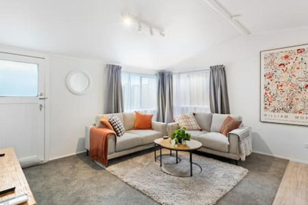 Sandringham Apartment | Calgary Cottage with air con