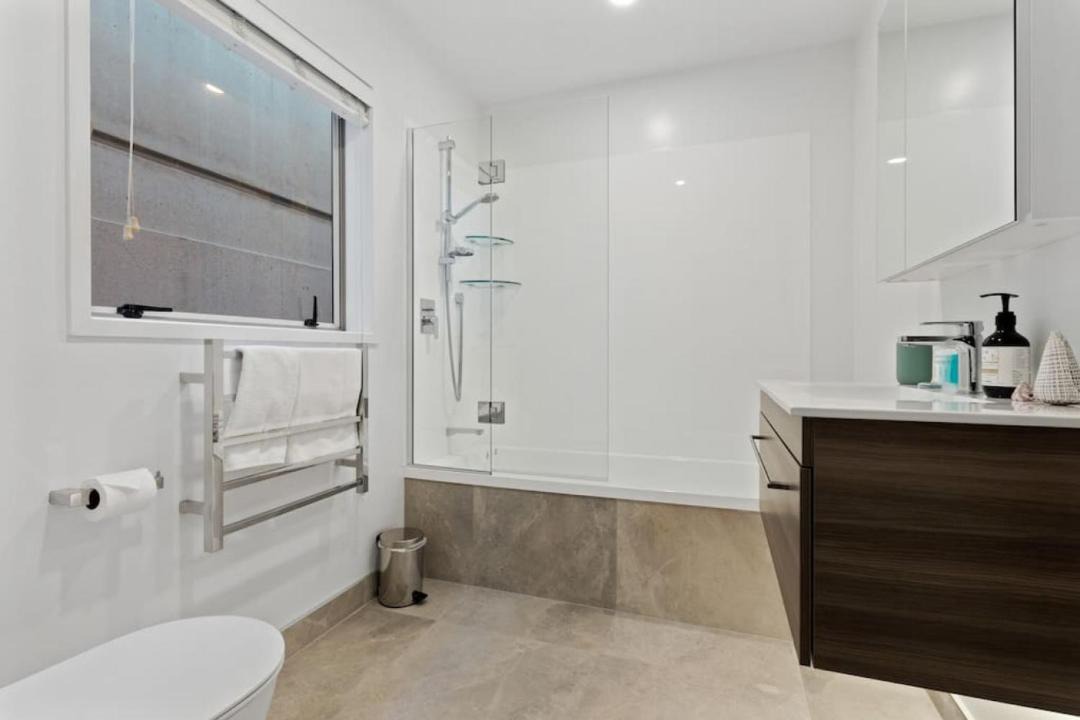 Newton House | CBD Spacious 3 Storey Terrace House with Courtyard