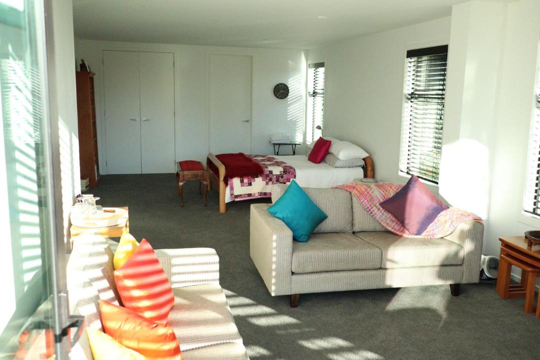 Te Rapa Apartment | Modern spacious Chartwell
