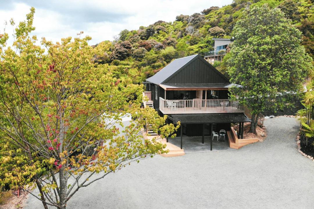 Mangawhai Apartment | Tui & Nikau Cabins