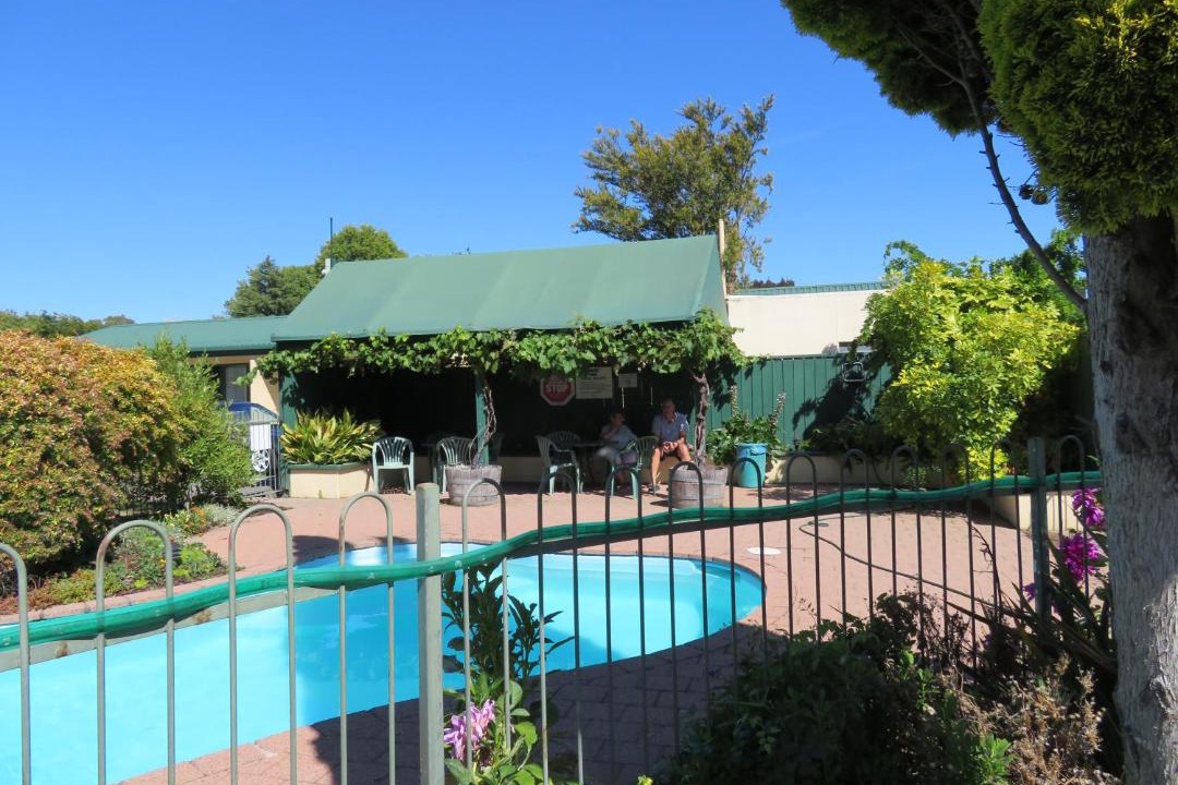 Springlands Hotel | Commodore Court Motel