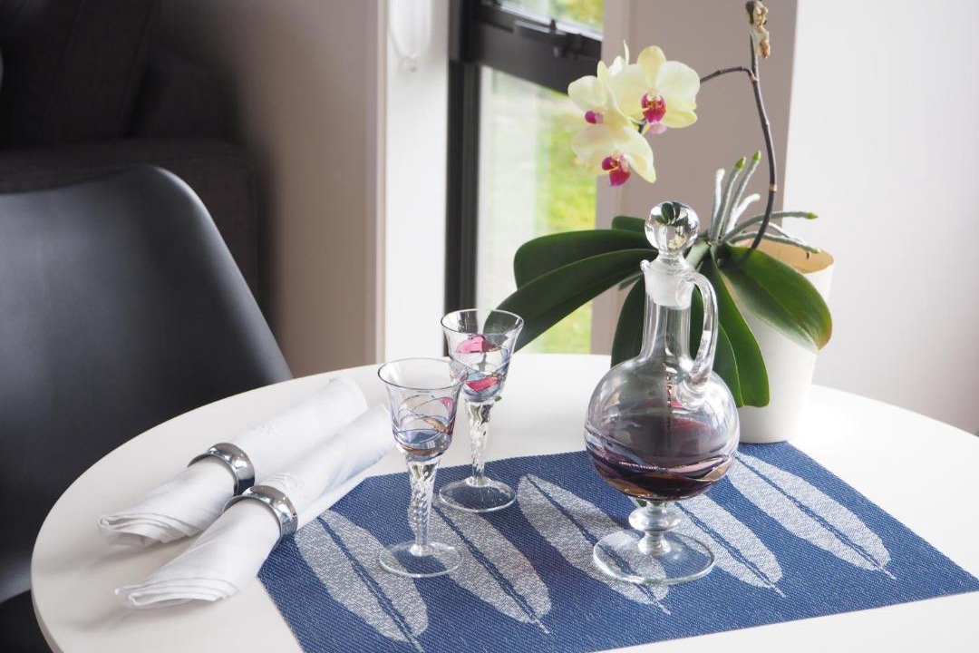 Welcome Bay Apartment | Luxury Stay - Parrot Nest - Brand New