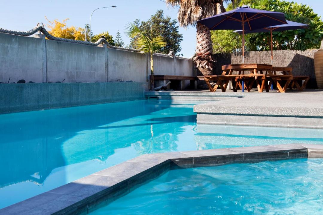 Papamoa Beach Hotel | Beach House Motel