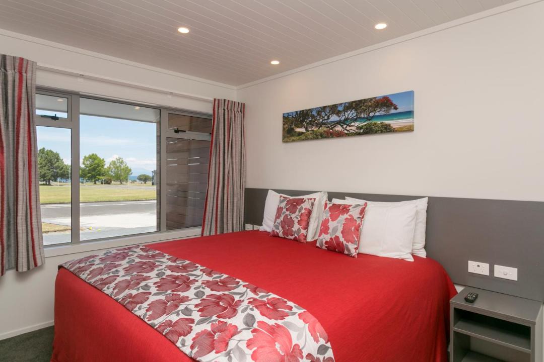 Taupo Hotel | eMotel