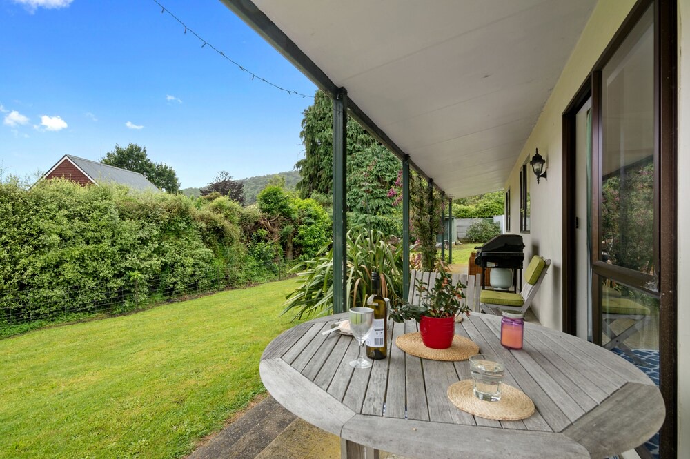 Photo of Patio Balcony in Ngakuta Bay