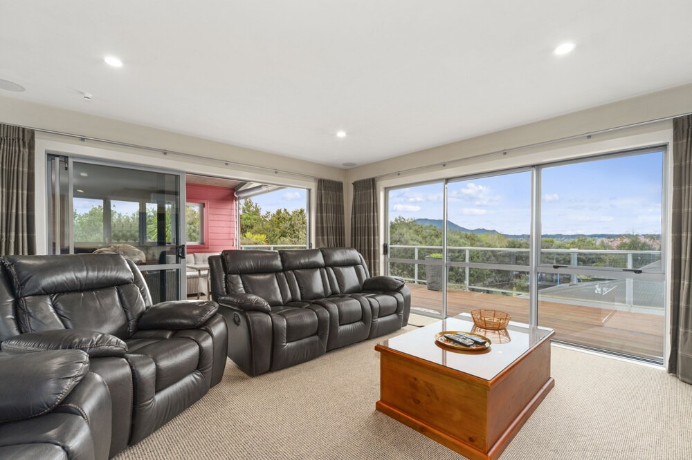 Photo of Livingroom in Nukuhau