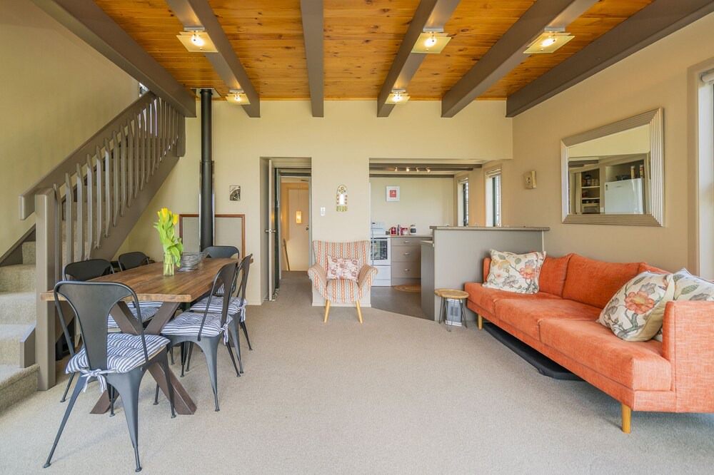Photo of Livingroom in Cooks Beach