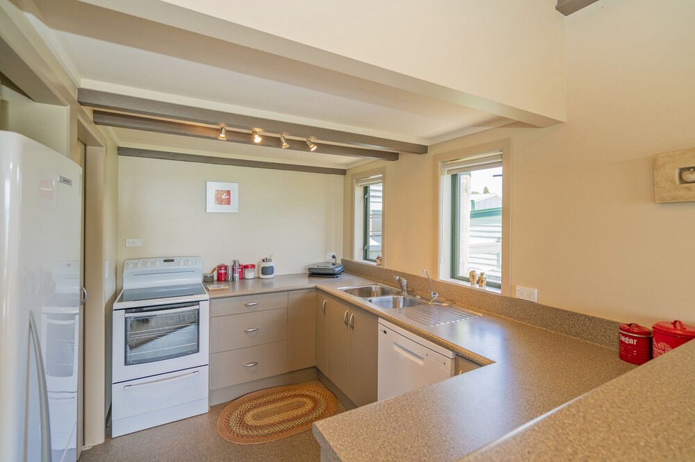 Photo of Kitchen in Cooks Beach