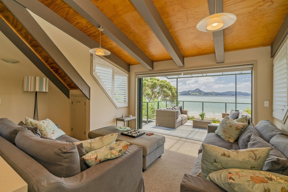 Photo of Livingroom in Cooks Beach