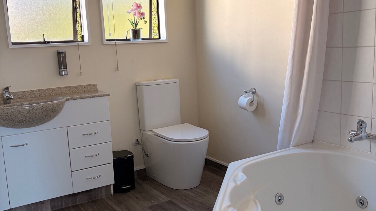 Photo of Bathroom in Tahunanui
