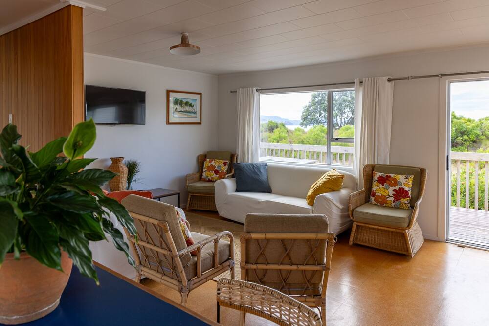 Photo of Livingroom in Cooks Beach