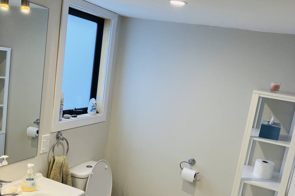 Photo of Bathroom in Waitarere Beach