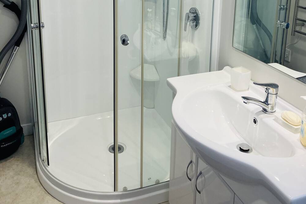 Photo of Bathroom in Waitarere Beach