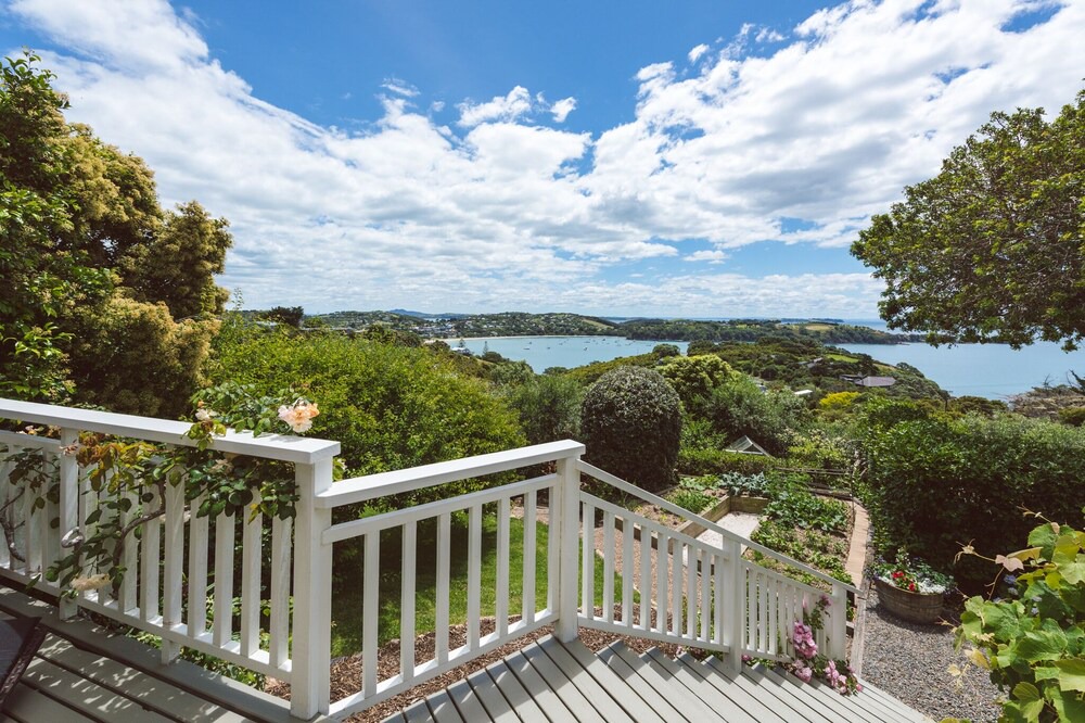 Photo of Patio Balcony in Waiheke Island