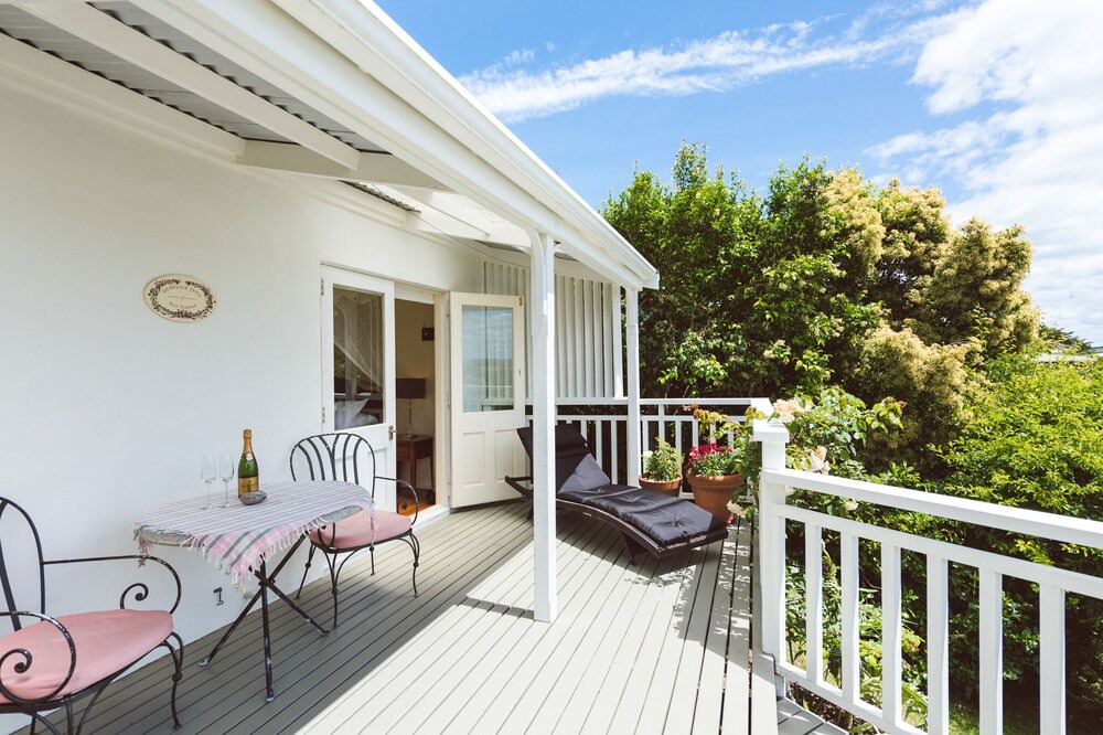 Photo of Patio Balcony in Waiheke Island