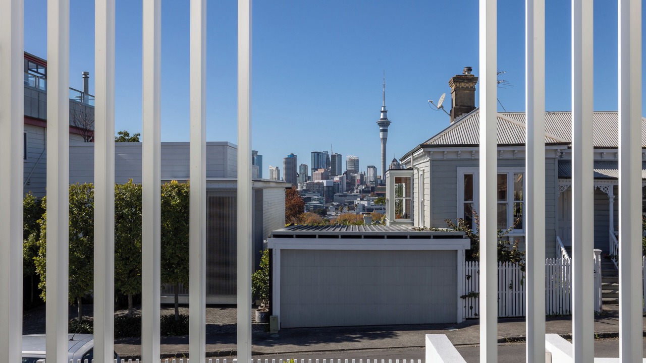Photo of Others in Ponsonby