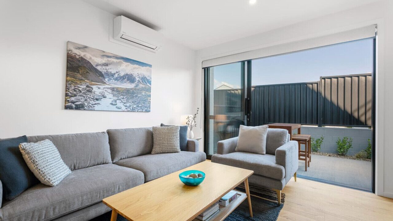 Photo of Livingroom in Albert Town
